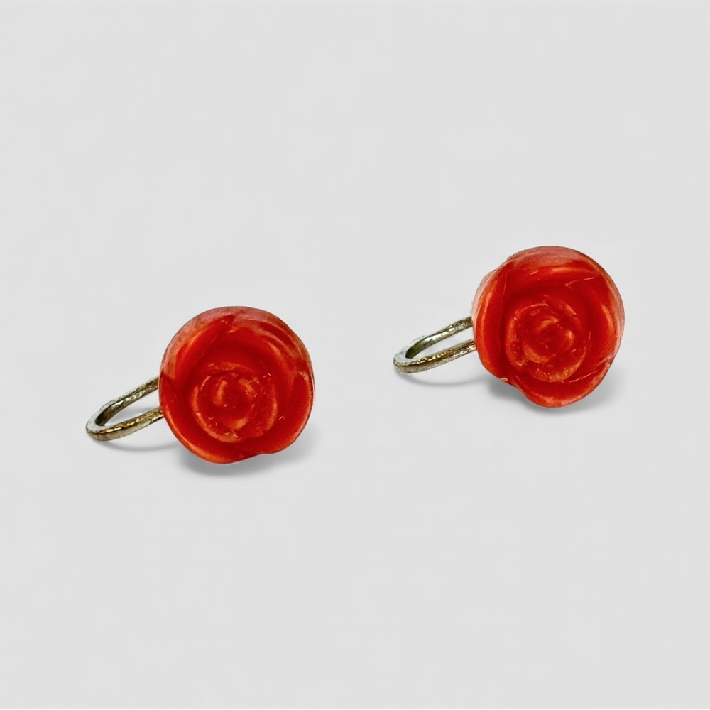 🌹 Vintage Carved Red Rose Screw Back Floral Earrings Faux Coral Jewelry - Picture 5 of 7